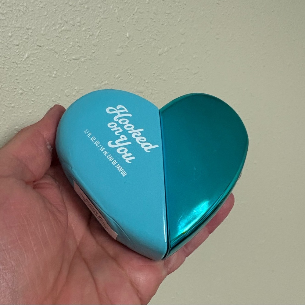 Heart-Shaped Moisturizer - Picture 12 of 13